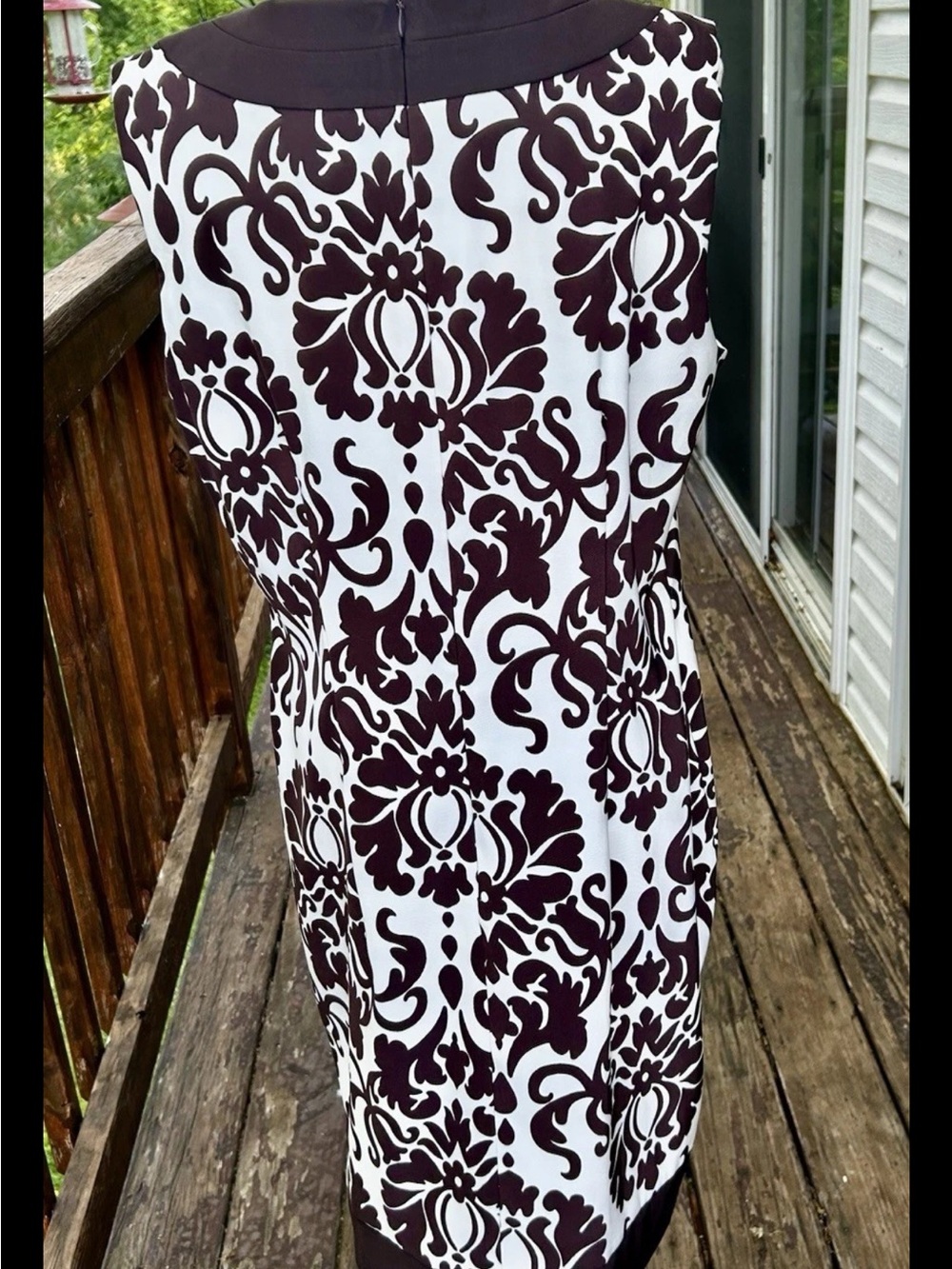Alyx Brown/White Floral Sheath Dress Scoop Neck Sleeveless Knee Sz 16 Zip - Picture 3 of 12